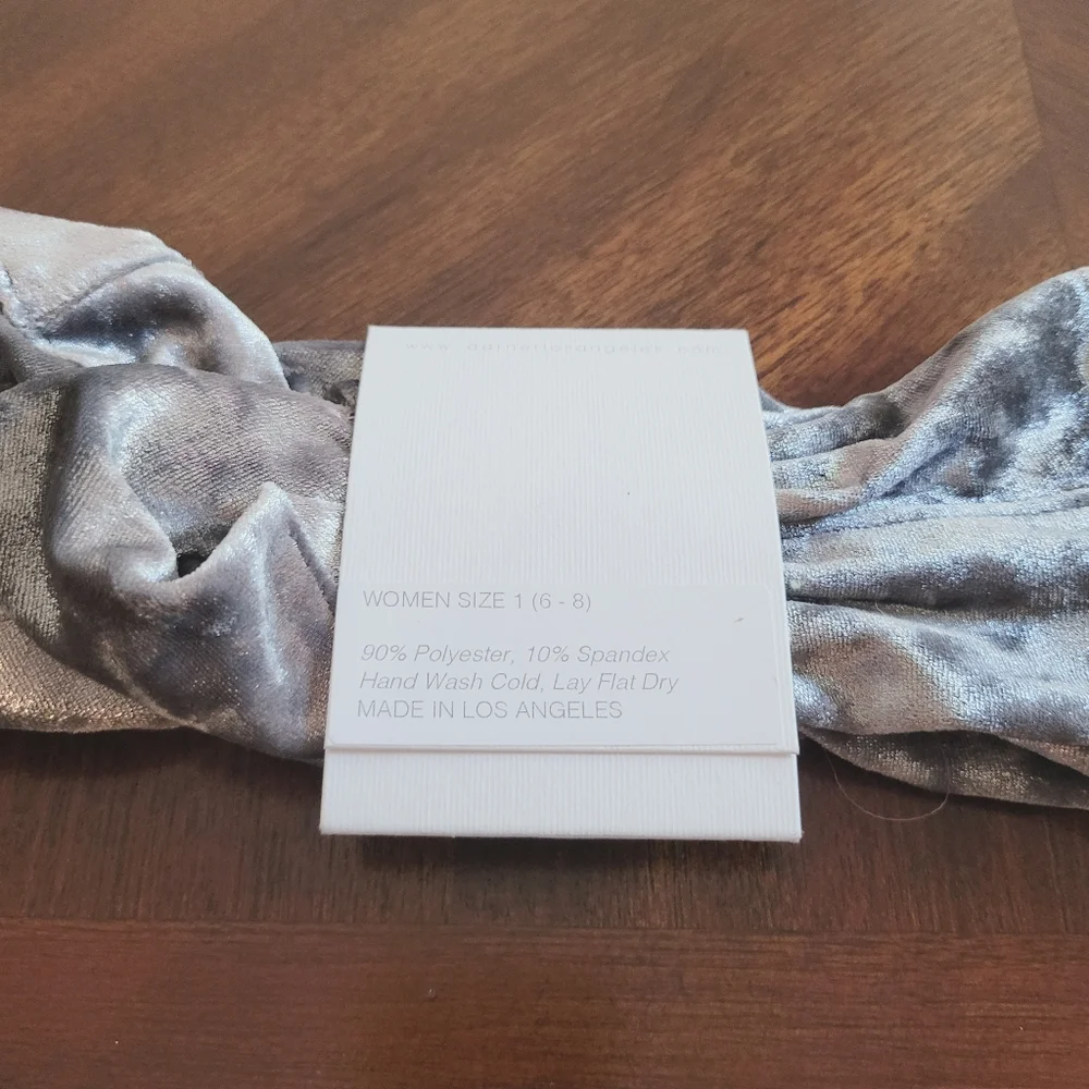 Darner Silver Crushed Velvet Socks Zise 1 Fits shoes 6-8 New